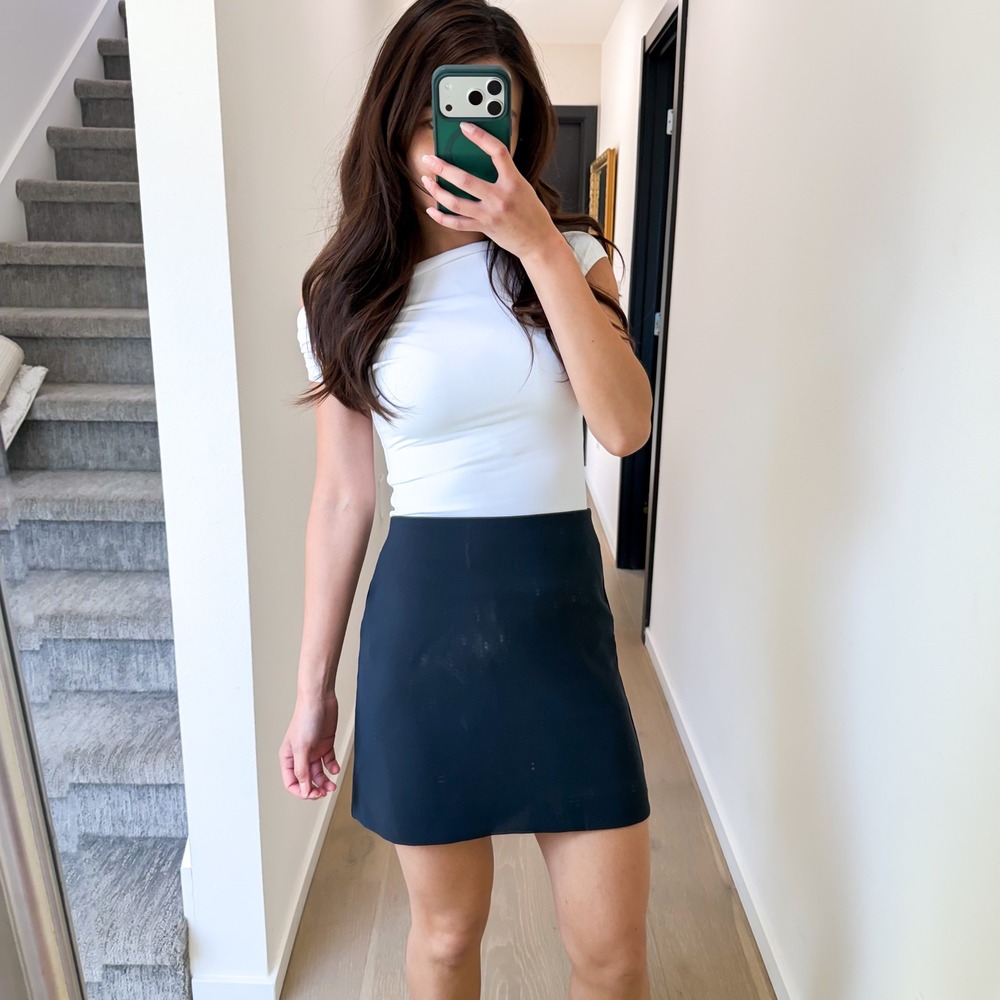 Aritzia Wilfred Classic Crepette Old Money Preppy Boho Navy Mini Skirt 00